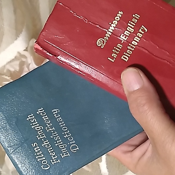 1955 Latin-English Dictionary &  1974 French-English/English-French Dictonary - Picture 16 of 16
